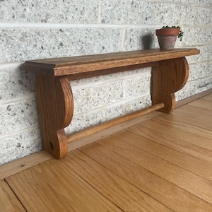Vintage Wooden Shelf with Scalloped Edge Detail with Towel Bar / Trinket Shelf / Storage / Cottage Core Wall Decor  / farmhouse
