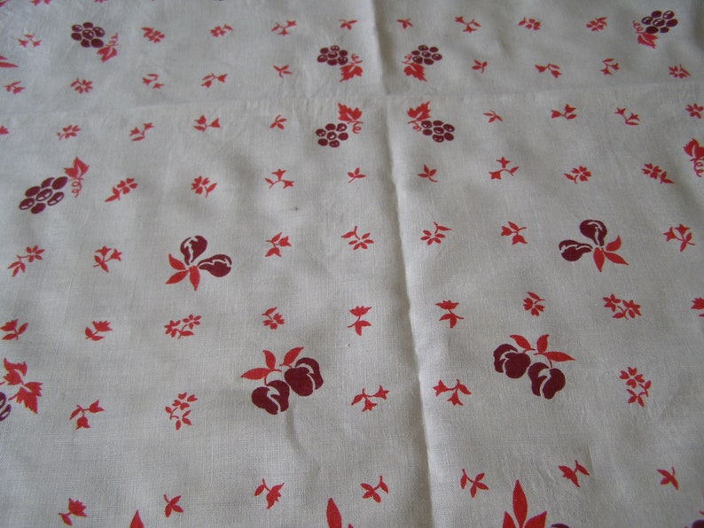 Vintage Tablecloth ~ Fruit Flowers Cottage Pink Purple Leaves