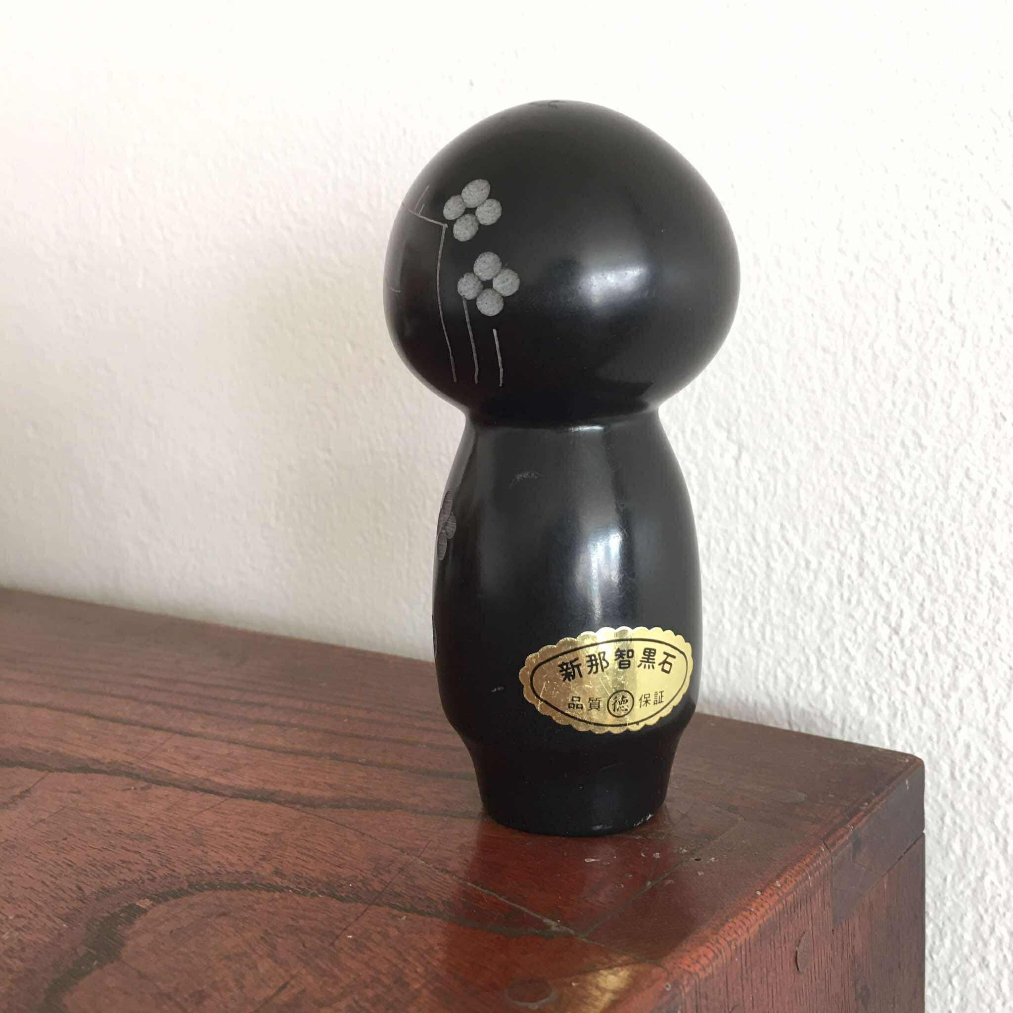 ヴィンテージの日本のこけし 那智黒の黒石彫刻 - Etsy 日本