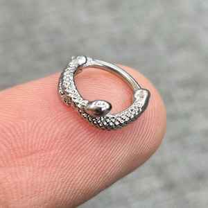 16G Snake Septum Clicker Ring, Hinged Septum Hoop Nose Piercing Jewelry, Snake Design Septum Clicker for Cartilage and Nose