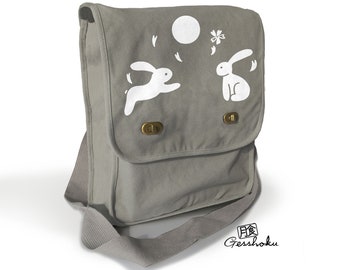 Moon Bunnies Messenger Tasche - Süße Häschen Tasche - Japanische Mondkaninchen - Lunchbag mit asiatischem Druck
