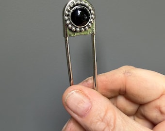 Llavero pequeño de ónix con imperdible gigante