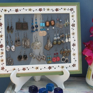 Earring holder On a Stand, jewelry holder Green With Flowers, Earring Display, Gift For Her, Christmas Gift, Birthday Present