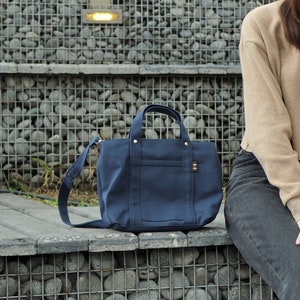 Frauen kleine Umhängetasche auf Reisen, kleine Canvas Handtasche, kleine Handtasche, kleine Handtasche, wasserfeste Handtasche - Tokyo Tote 204 - Marineblau