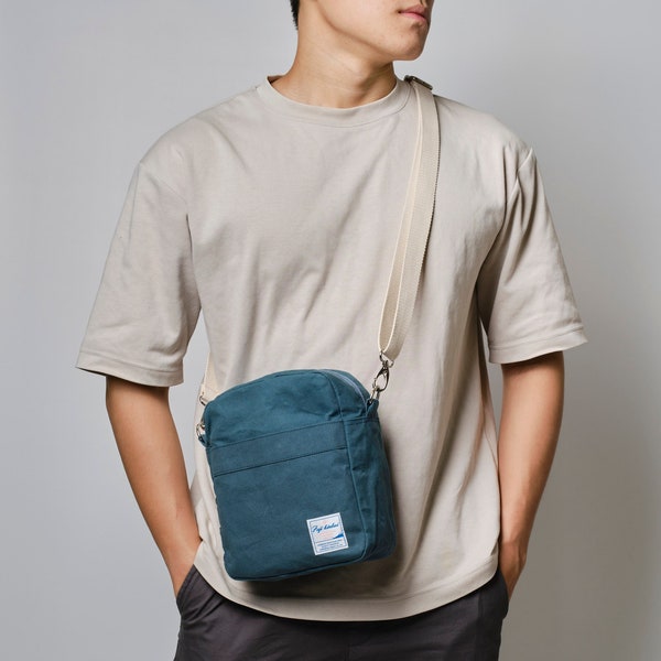 Teal Travel Lightweight Waxed Canvas Messenger Sling bag, Small Crossbody Canvas Bag, Koala 208 in Teal - Sac à bandoulière