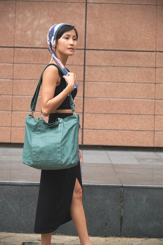トートバッグ Low Tide : 25SS / SHIRT TOTE BAG (2COLORS) Market Tote - Navy Bandana Embroidery – LeSportsac