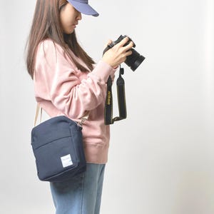 Ultraleichte Mini-Umhängetasche für unterwegs, praktische Mini-Umhängetasche für Damen, Koala 208 - Marineblau