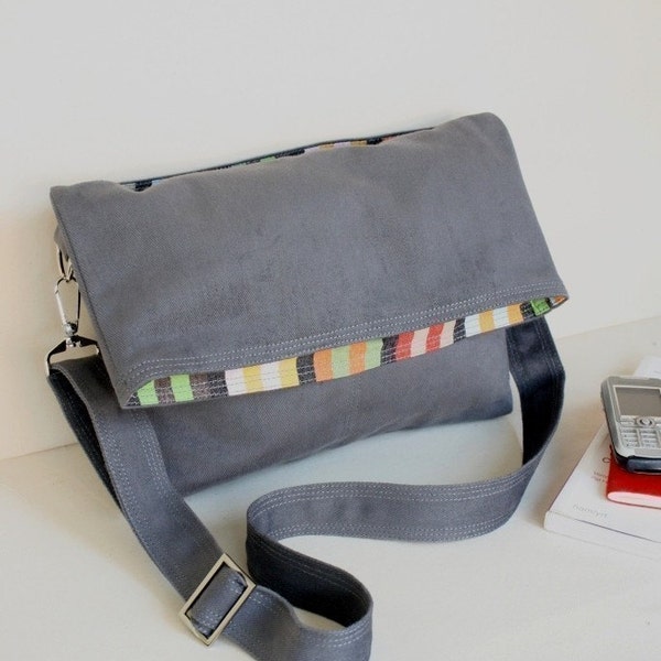 Beverly in grey - flap top messenger