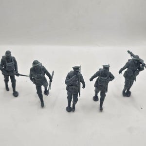 1/35 Scale WW1 British Soldiers x5, Diorama UNPAINTED