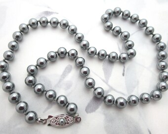 gray pearl necklaces