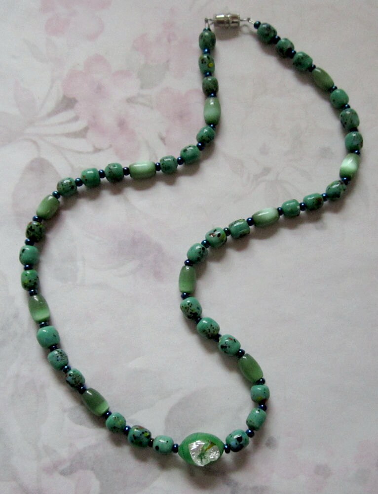 vintage green glass bead necklace j3609 Etsy