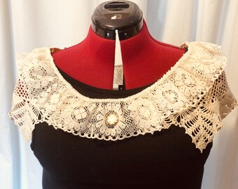 Cream Epaulette Lace Collar, Bertha style Collar, crochet collar, crochet lace collar, shirt collar, detachable collar, dress collar, collar