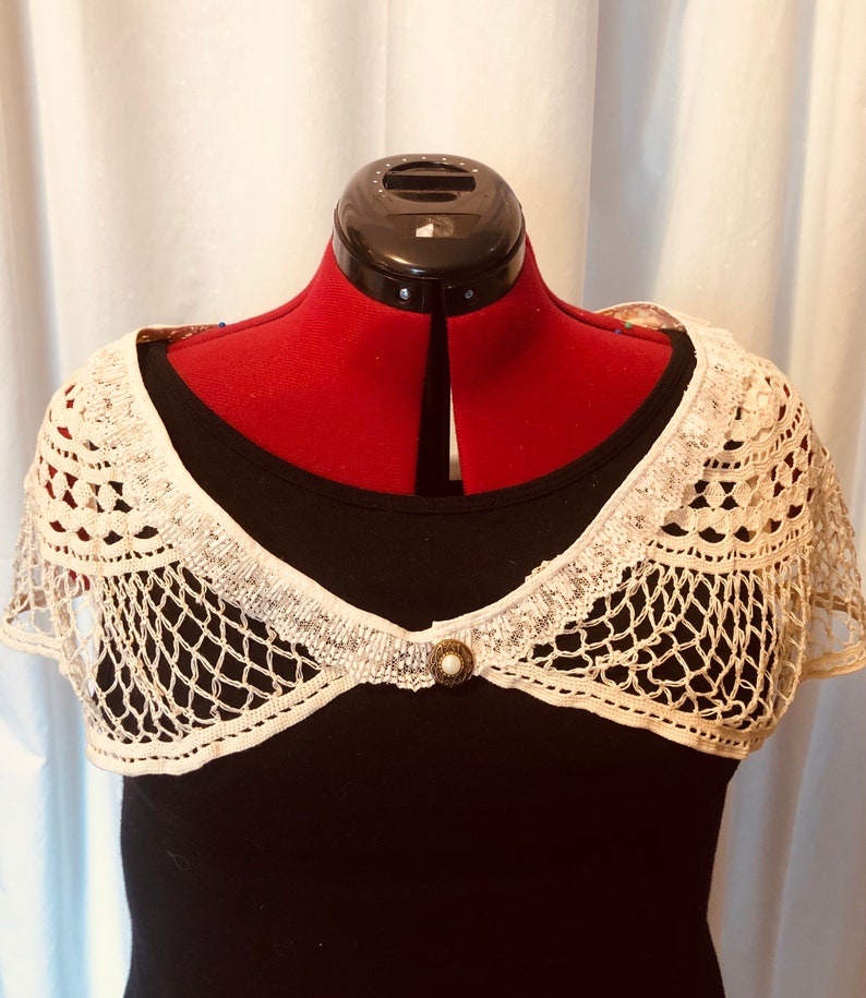 Cream Web Lace Collar, Bertha style Collar, crochet collar, crochet lace collar, shirt collar, detachable collar, dress collar, collar image 1