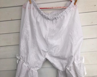 Medium to Large, White Bloomers, eyelet lace bloomer, Pants, women bloomers, knickers, cottagecore, white, cotton bloomers, lace bloomer