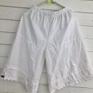 Junior/X kleine weiße Pumphose, Spitzenhose, Pumphose, Shorts, Cottagecore, mori, grandmacore, Unterwäsche