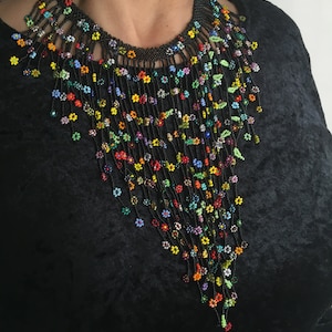 Huichol necklace , Huichol Jewelry, Flower necklace, Colorful necklace, Elegance Necklace, Little flower necklace