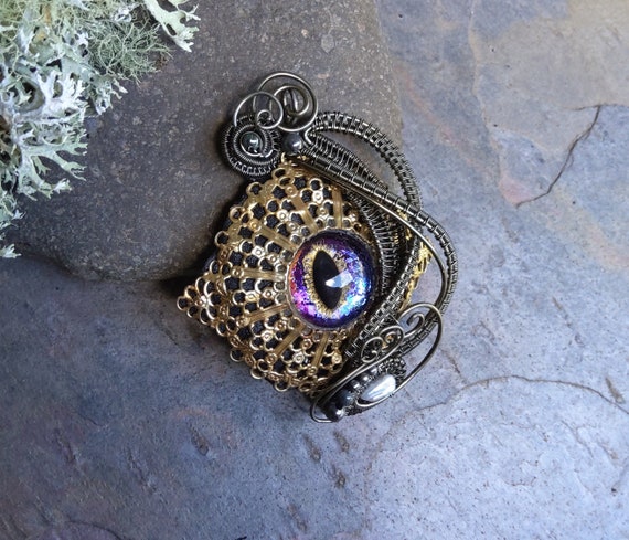 Gothic Steampunk Colorshifting Blue to Gold Eye Pin Pendant