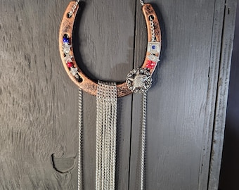 CHAIN Patriotic LUCKY Horseshoe Hanger