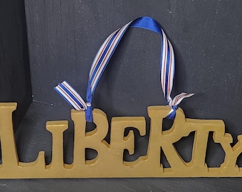 LIBERTY Gold Patriotic Hanging Decor