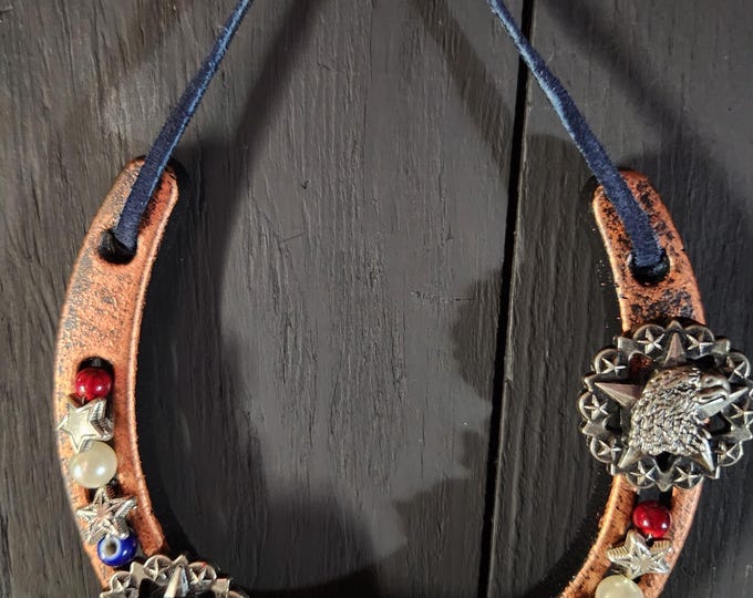 STAR Patriotic LUCKY Horseshoe Hanging Decor