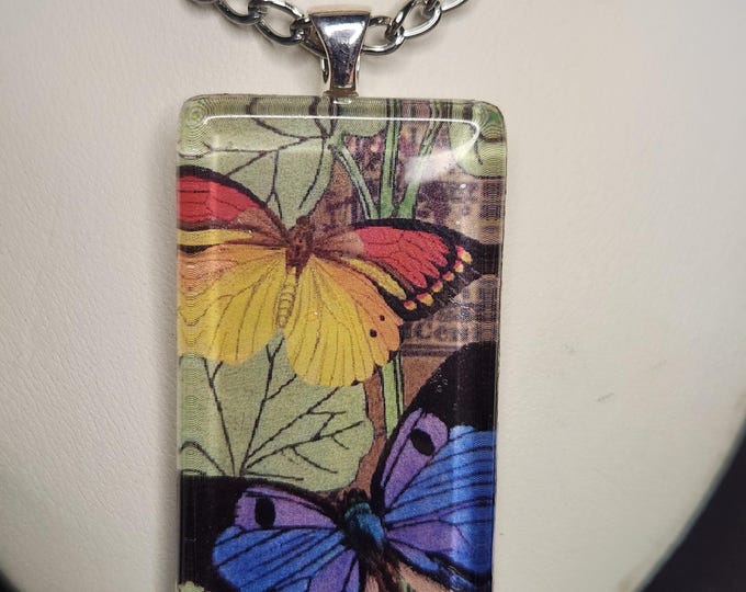 BUTTERFLY Glass Pendant Necklace