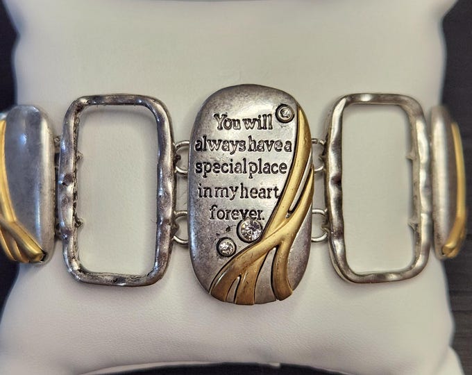 SPECIAL PLACE Toggle Bracelet
