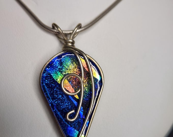 Vintage Wisteria Glass Pendant Necklace