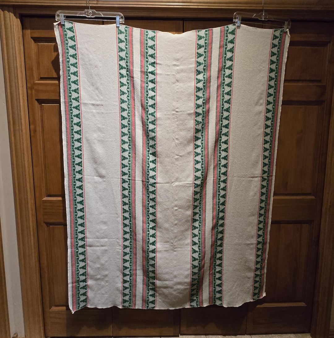 VINTAGE CHRISTMAS TABLECLOTH Fabric - Etsy