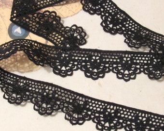 Vintage Mourning Trim Scalloped