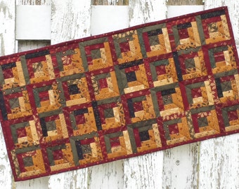 Quilted Table Runner (XTR10) Christmas Log Cabin