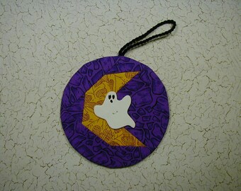 Ghost Flew Over the Moon Ornament (HornQ)
