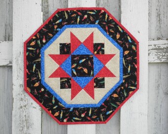 Quilted Star Table Topper (UNTT22) Fish Lures