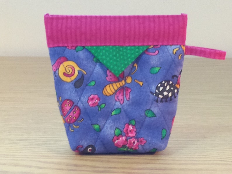 Bugs Quilted Snap Bag SB618