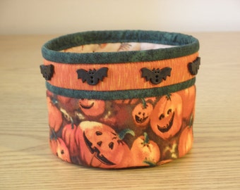 Quilted Fabric Bowl (HBL08) Bats and Jacks