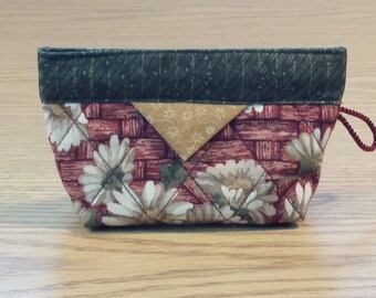 Quilted Snap Bag (SB403) Daisies