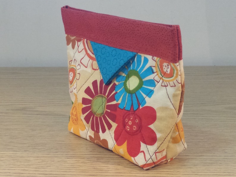 Big Flowers SB096 Quilted Snap Bag