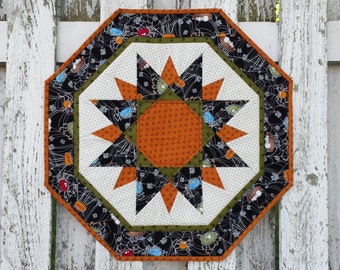 Quilted Sun Burst Table Topper (HTT21) Spiders