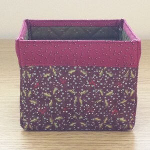 Quilted Fabric Box (XBX10) Christmas Holly