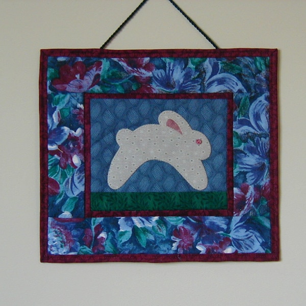 Quilted Wall Hanging (EBWH02) Bunny Rabbit