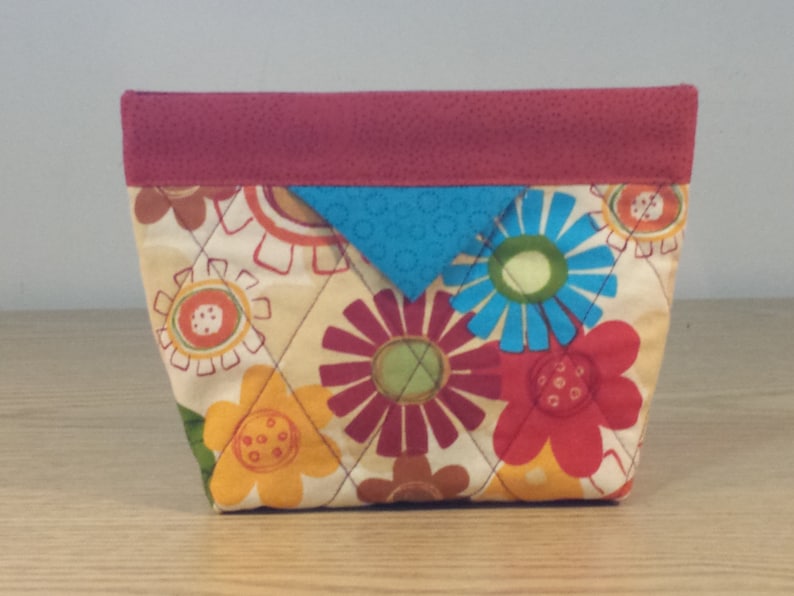 Big Flowers SB096 Quilted Snap Bag