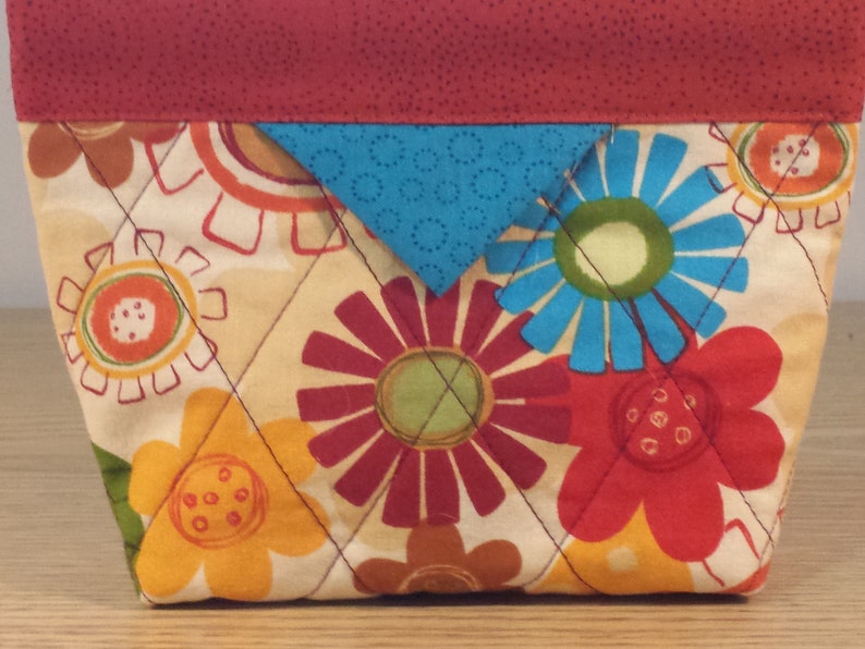 Big Flowers SB096 Quilted Snap Bag