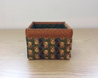 Quilted Fabric Box (UNBX17) Beavers