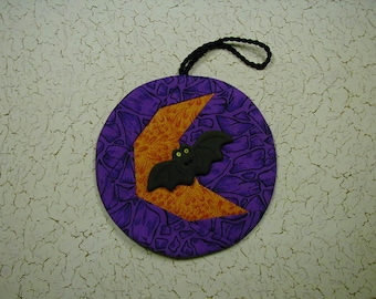 Bat/Moon Ornament (HornT)