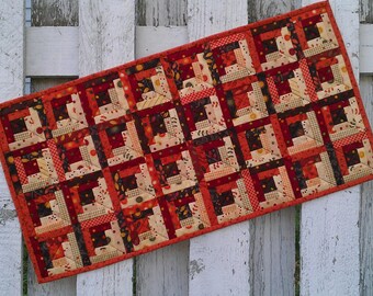 Quilted Table Runner (TGTR10) Fall Log Cabin