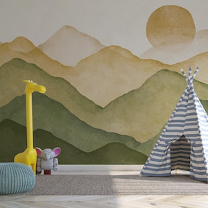 Carta da parati per bambini con paesaggio montano ad acquerello, murale minimalista con natura, arte del tramonto nei toni della terra, decorazioni per bambini con colline verdi e beige