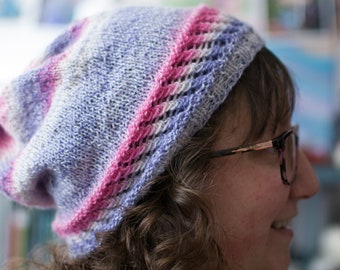 Find Familiar, a Dungeons and Dragons-inspired hat knitting pattern for geeky knitters