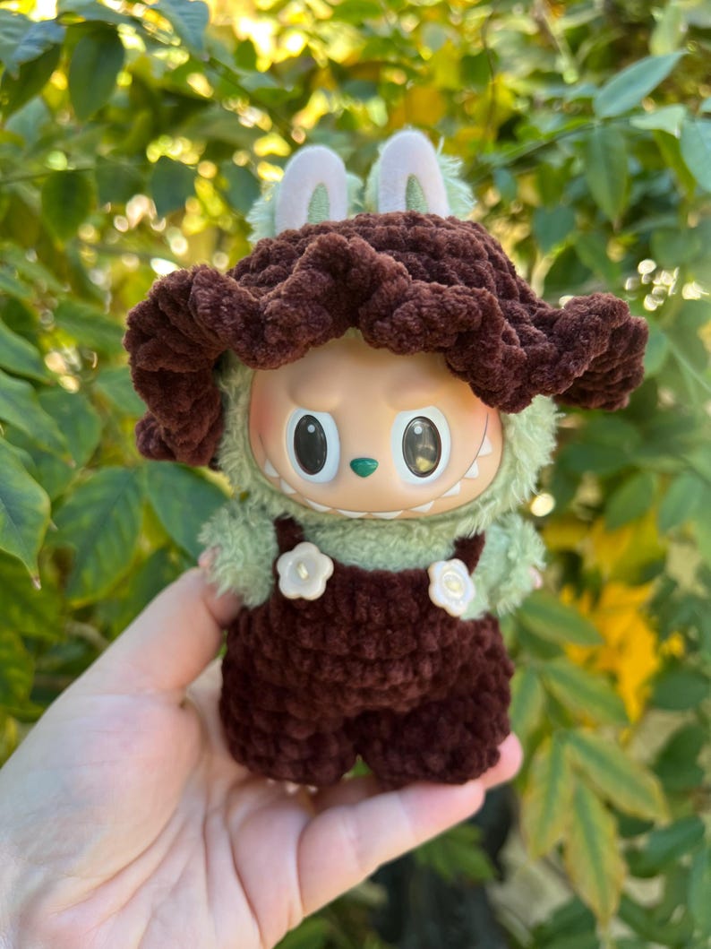 Labubu Outfits Bruin