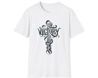 Koszulka Victory Unisex Softstyle - inspirująca koszulka graficzna, odzież codzienna, prezent motywacyjny, odzież unisex, codzienny komfort