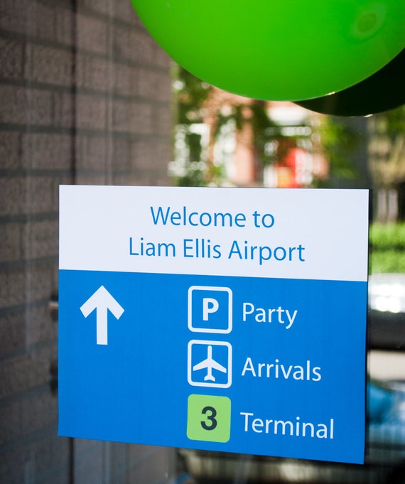 8 Airport printable signs personalized for an airplane birthday party - INSTANT DOWNLOAD | Airport birthday signs | Airplane birthday decor Il_570xn