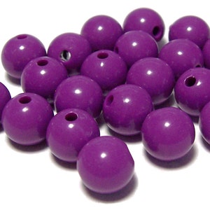 BULK QUANITITES 10mm Smooth Round Acrylic Beads in Red Violet 70 beads